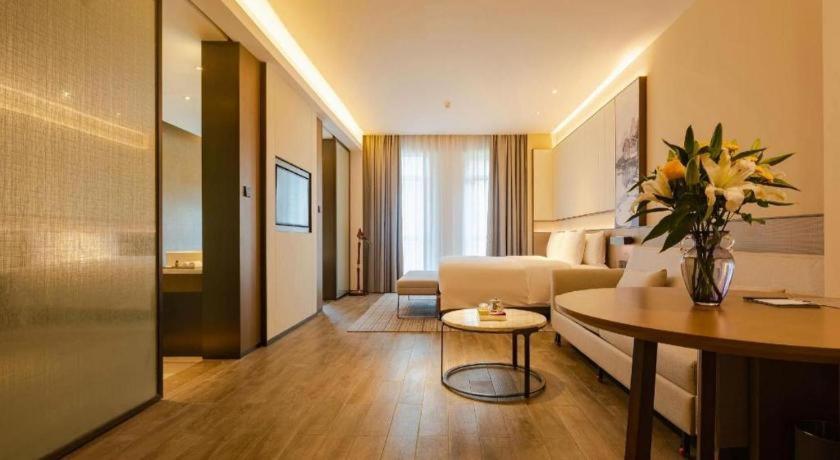 Wanda Jin Baise Hotel Extérieur photo
