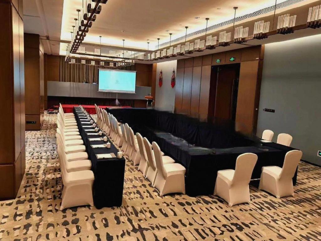 Wanda Jin Baise Hotel Extérieur photo
